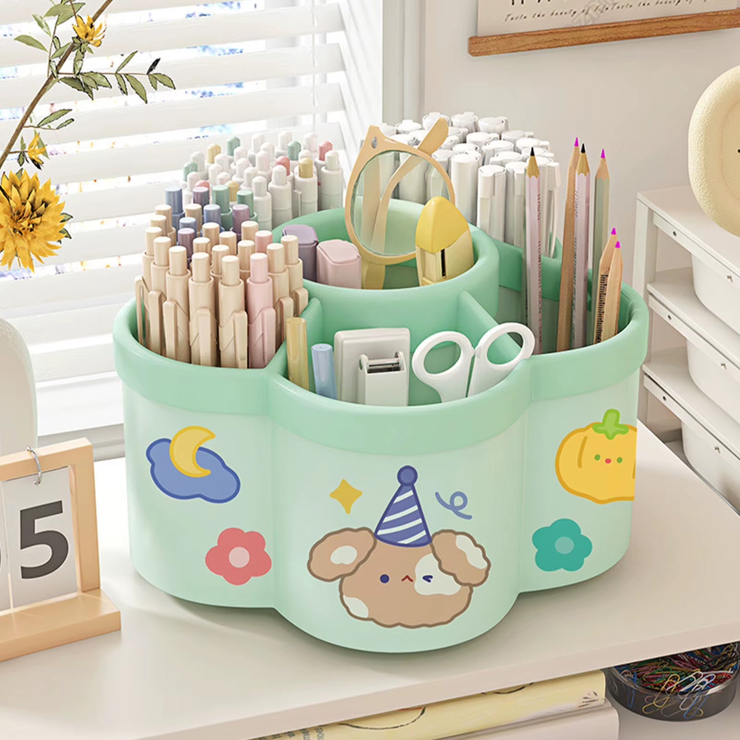 Large-capacity desktop organizers with a swivel holder for pens and makeup brushes