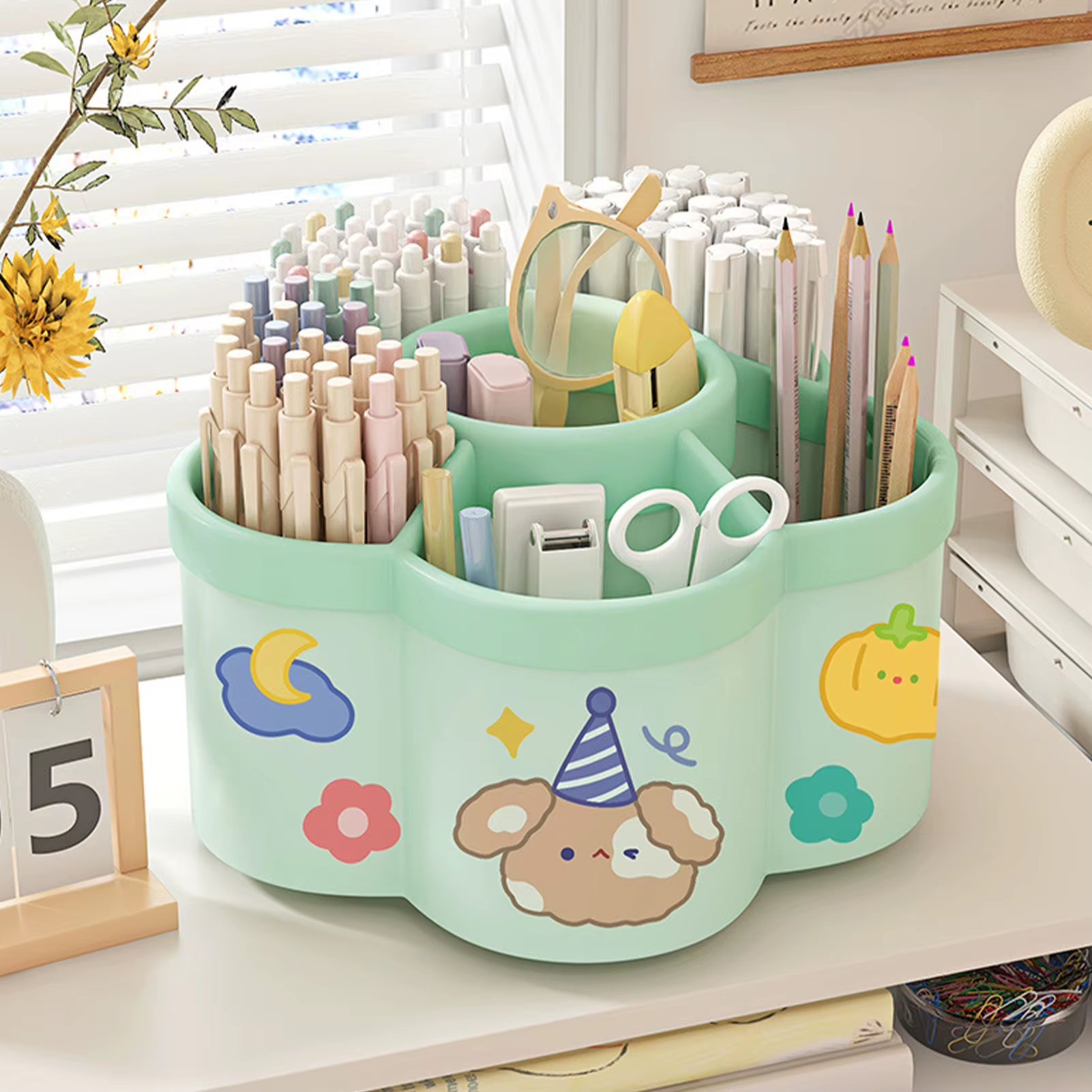 Large-capacity desktop organizers with a swivel holder for pens and makeup brushes