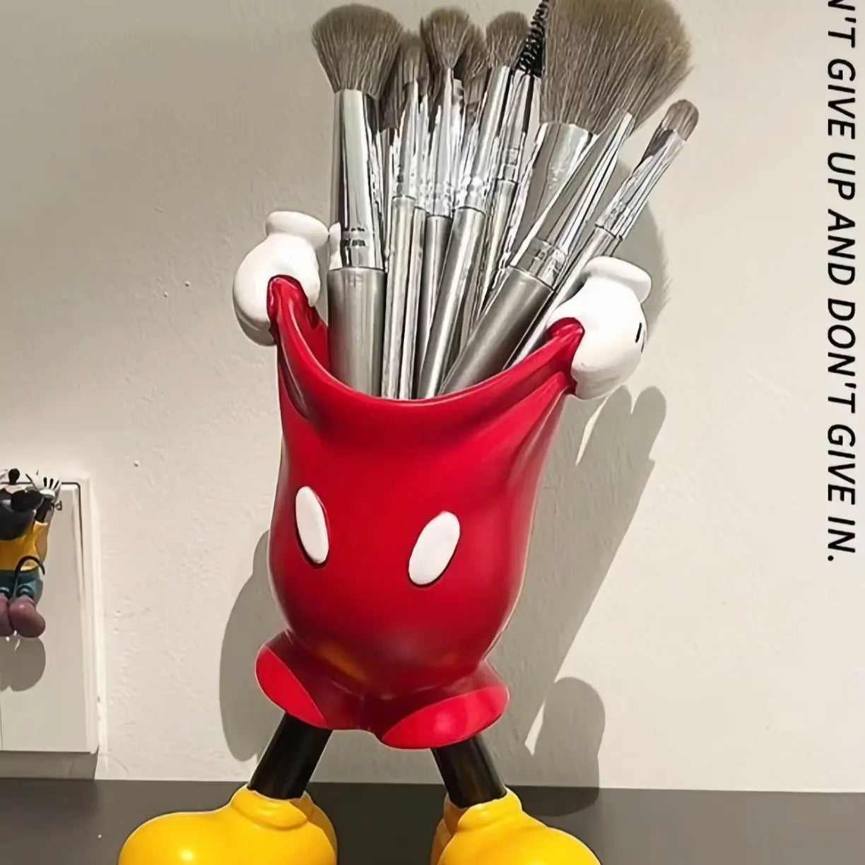 Desk organizer, beauty accessory holder, multifunctional pencil holder, non-slip base